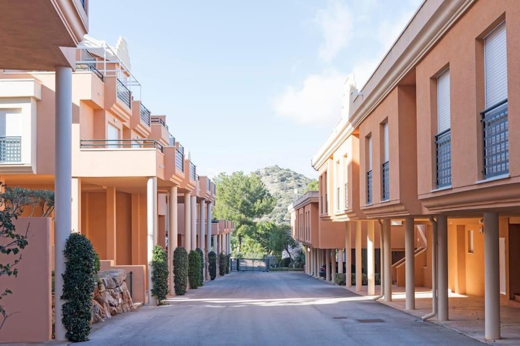 Casa Junto Golf La Sella Y Centro Budista Sakya Muntanya la Sella ภายนอก รูปภาพ