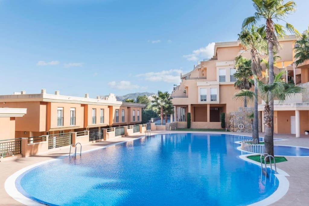 Casa Junto Golf La Sella Y Centro Budista Sakya Muntanya la Sella ภายนอก รูปภาพ