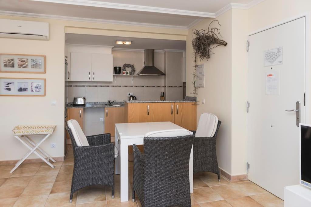 Casa Junto Golf La Sella Y Centro Budista Sakya Muntanya la Sella ภายนอก รูปภาพ